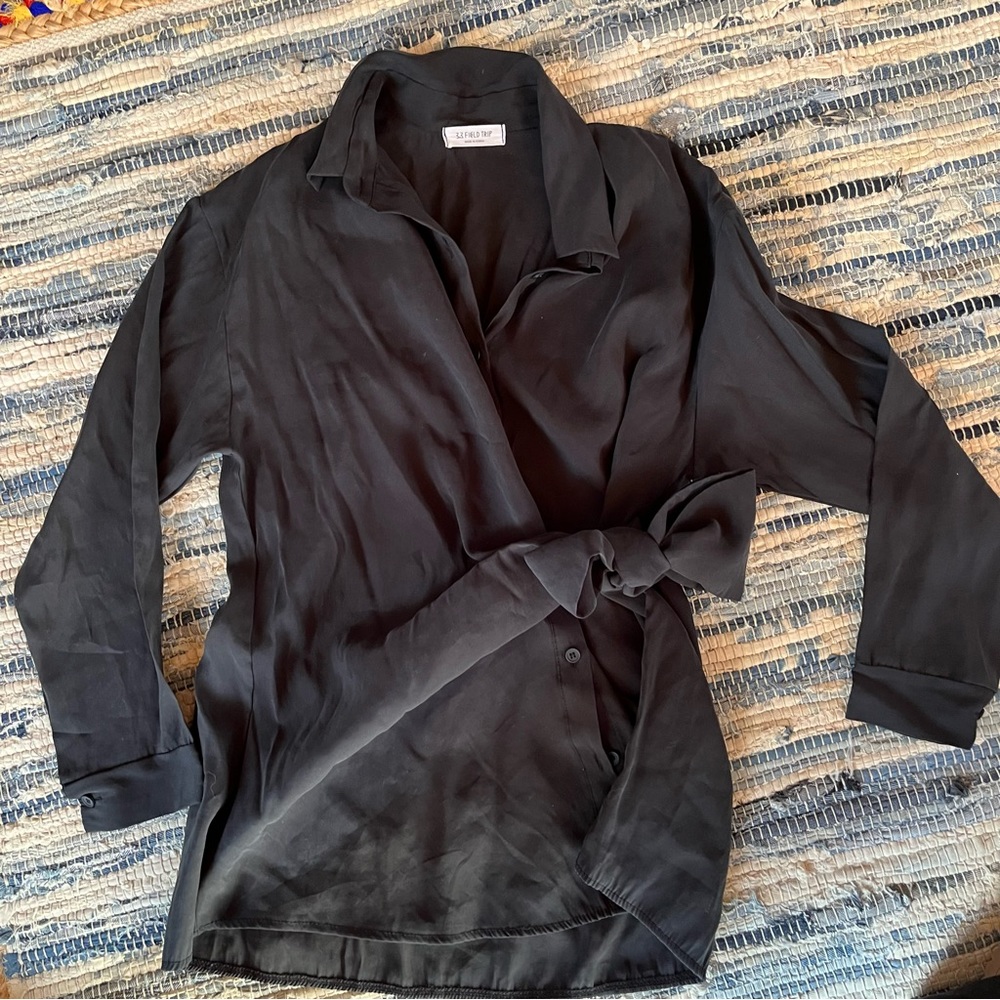 3.3 Field Trip Bow Button Down